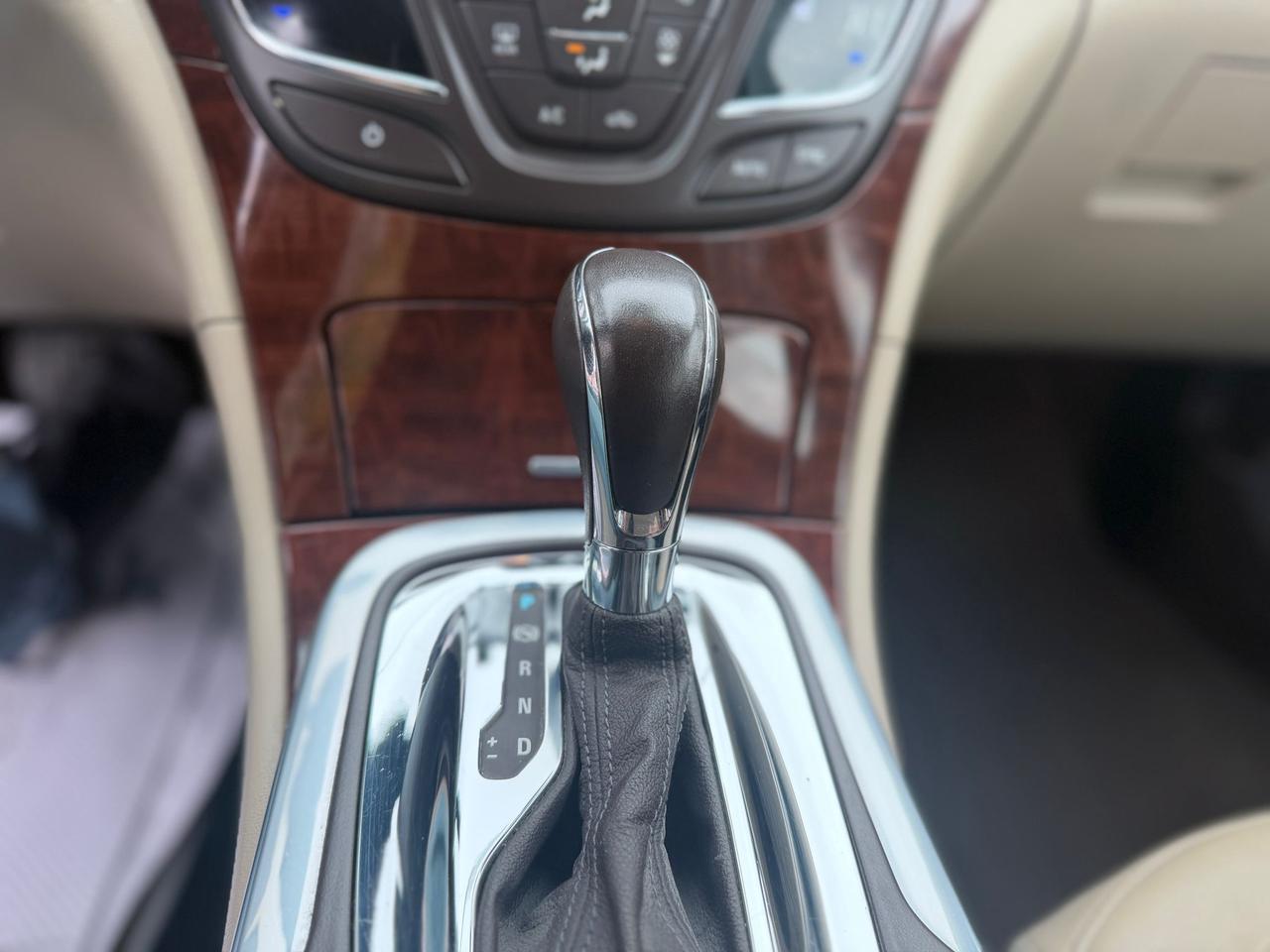 2016 Buick Regal Premium II Photo