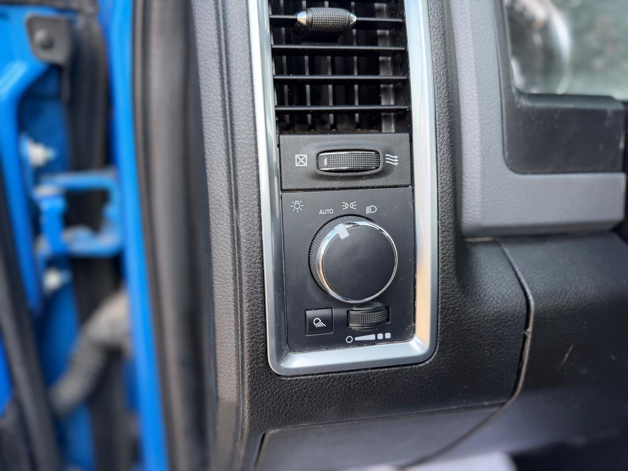 2022 RAM 1500 Classic WARLOCK Photo