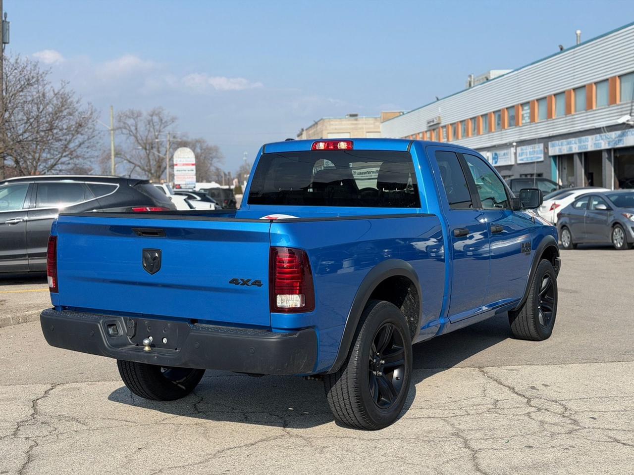 2022 RAM 1500 Classic WARLOCK Photo3