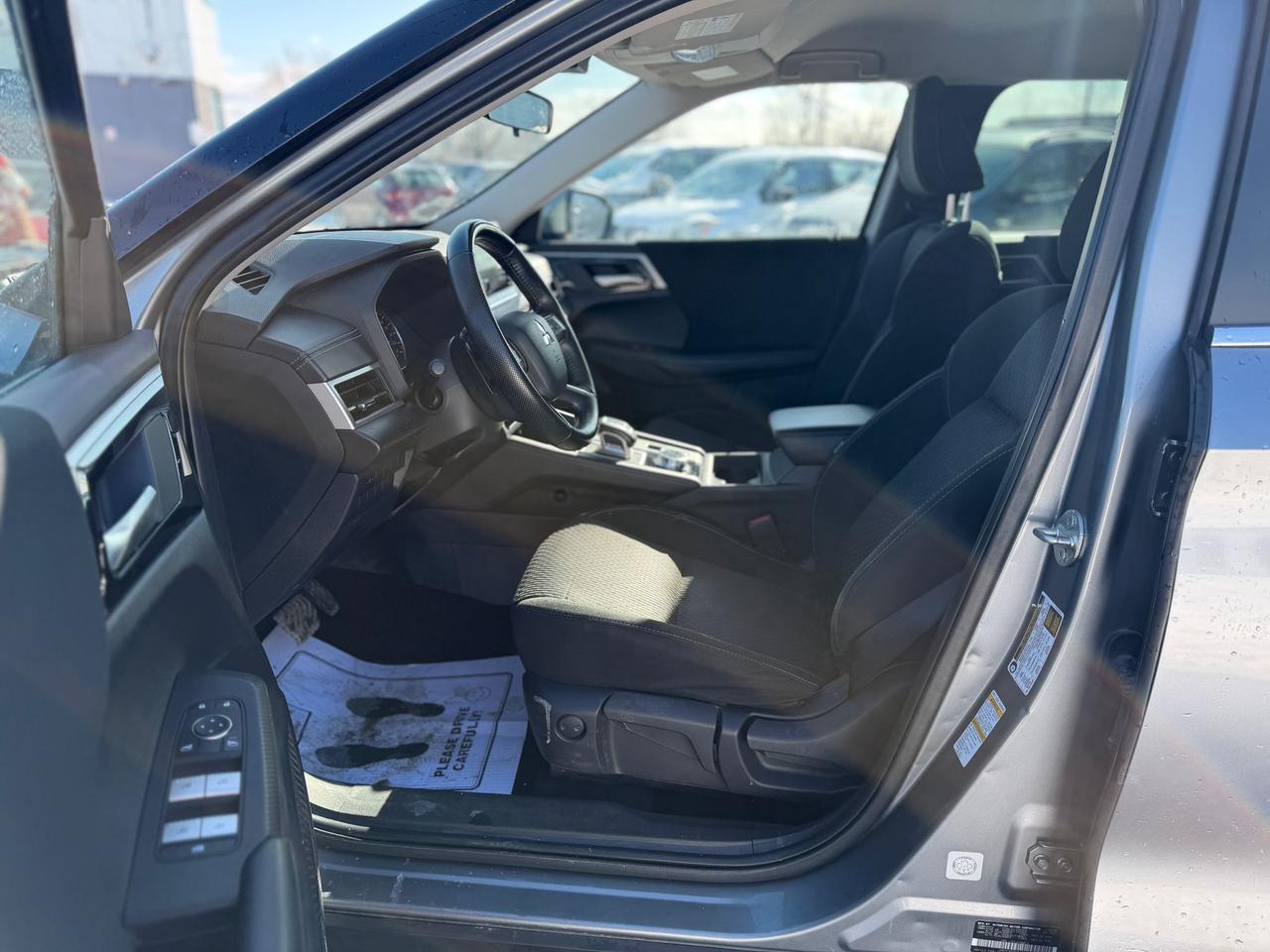 2022 Mitsubishi Outlander ES Photo