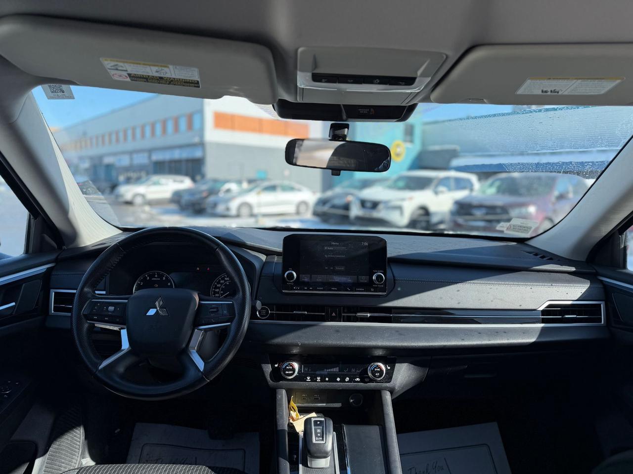 2022 Mitsubishi Outlander ES Photo