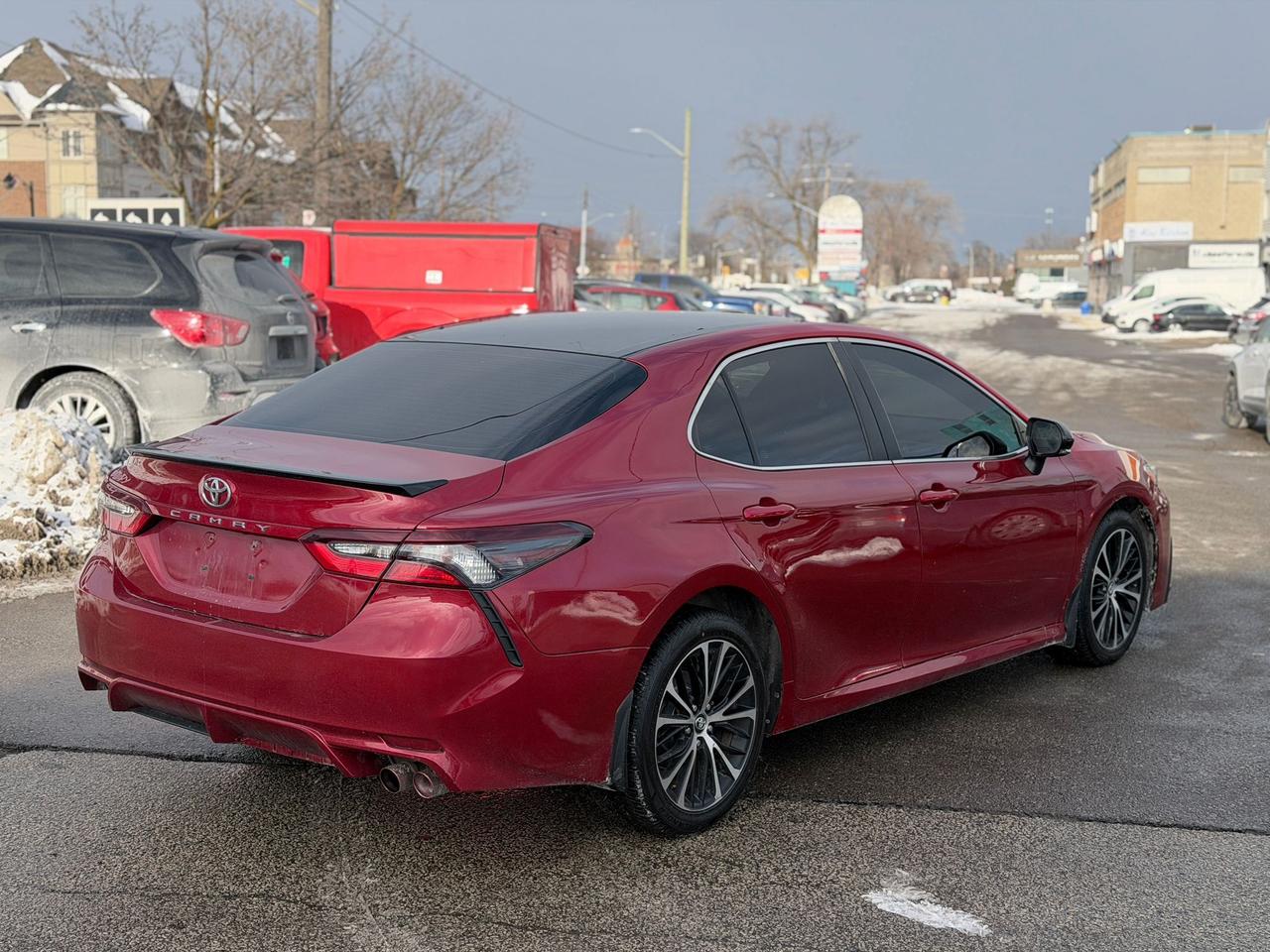 2021 Toyota Camry SE Photo4