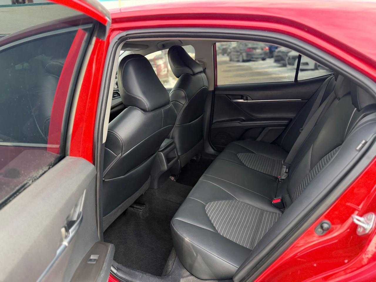 2021 Toyota Camry SE Photo