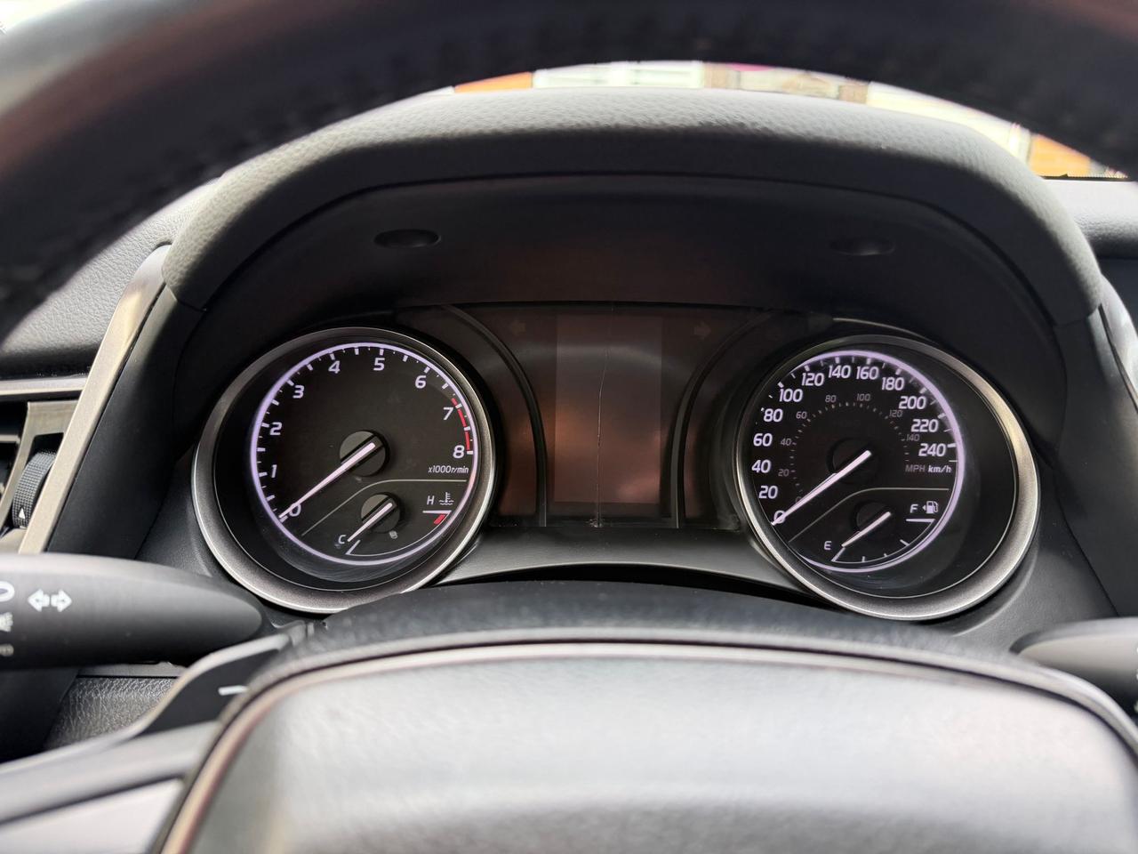 2021 Toyota Camry SE Photo