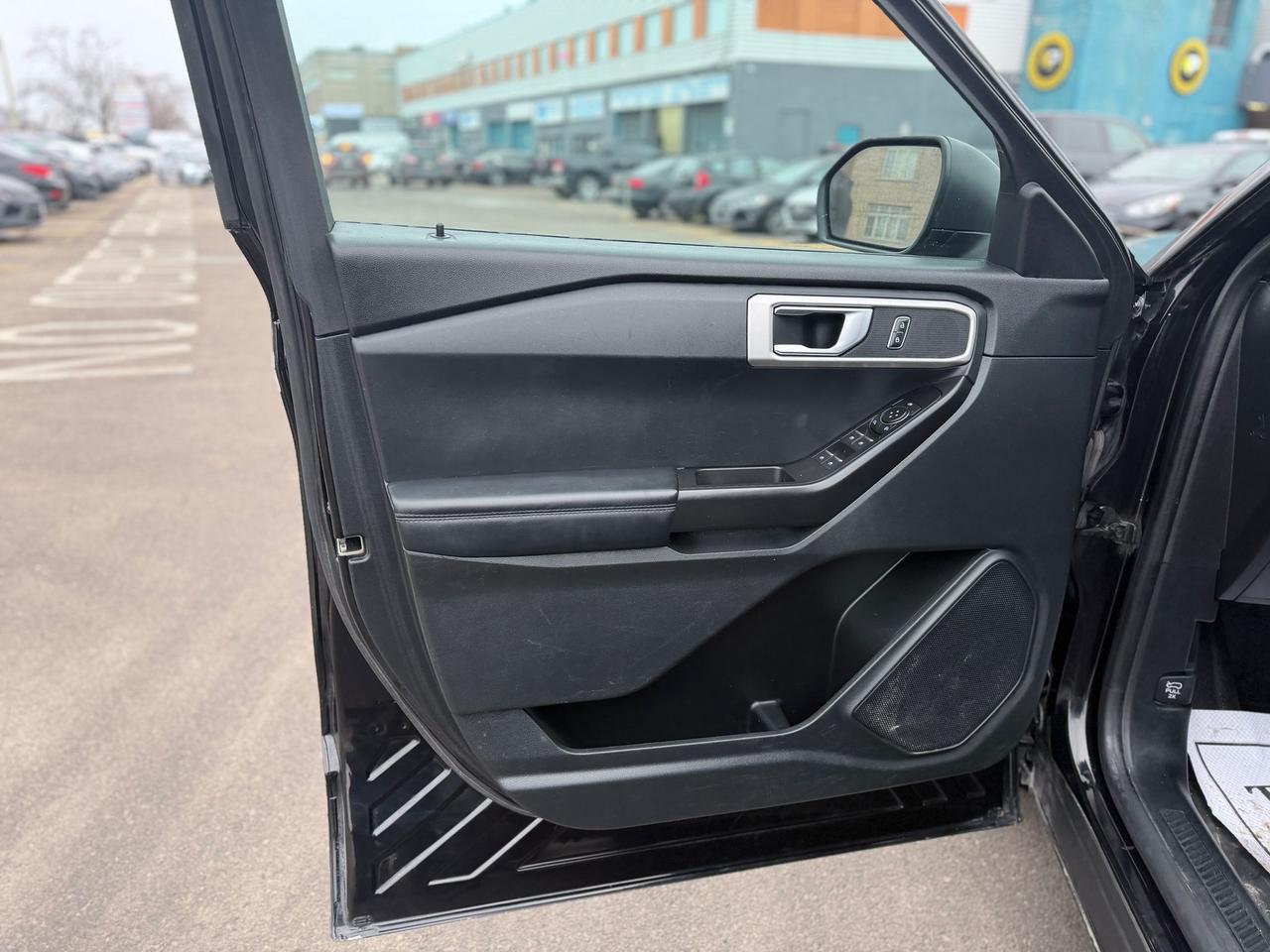 2022 Ford Explorer XLT Photo