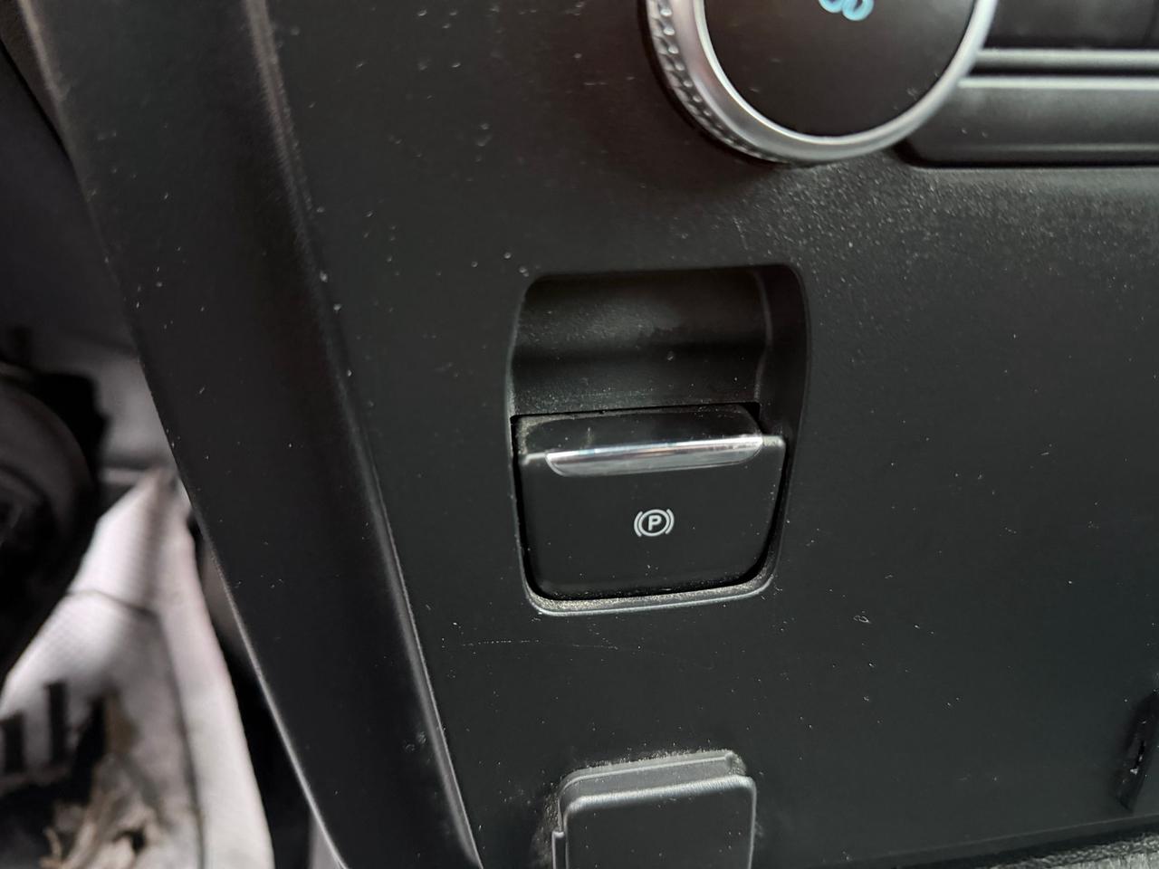 2022 Ford Explorer XLT Photo