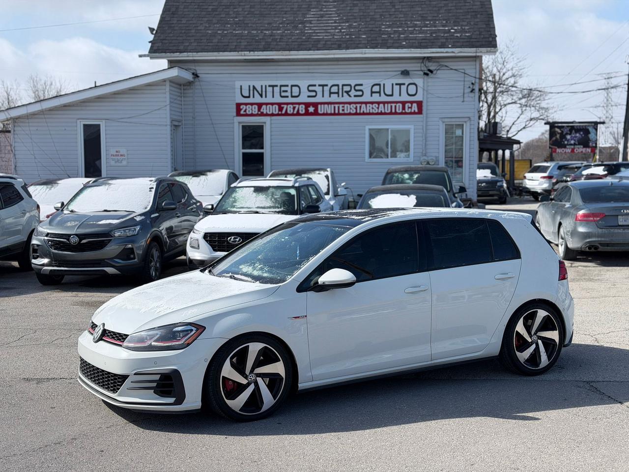 2018 Volkswagen Golf GTI SE Photo0