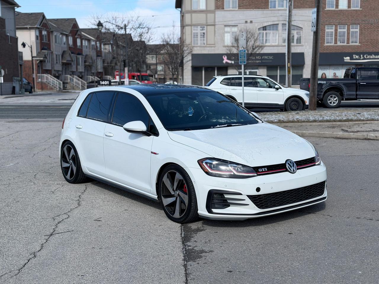 2018 Volkswagen Golf GTI SE Photo