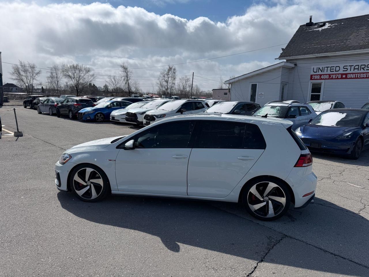 2018 Volkswagen Golf GTI SE Photo