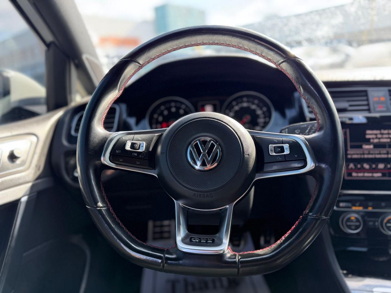 2018 Volkswagen Golf GTI SE Photo