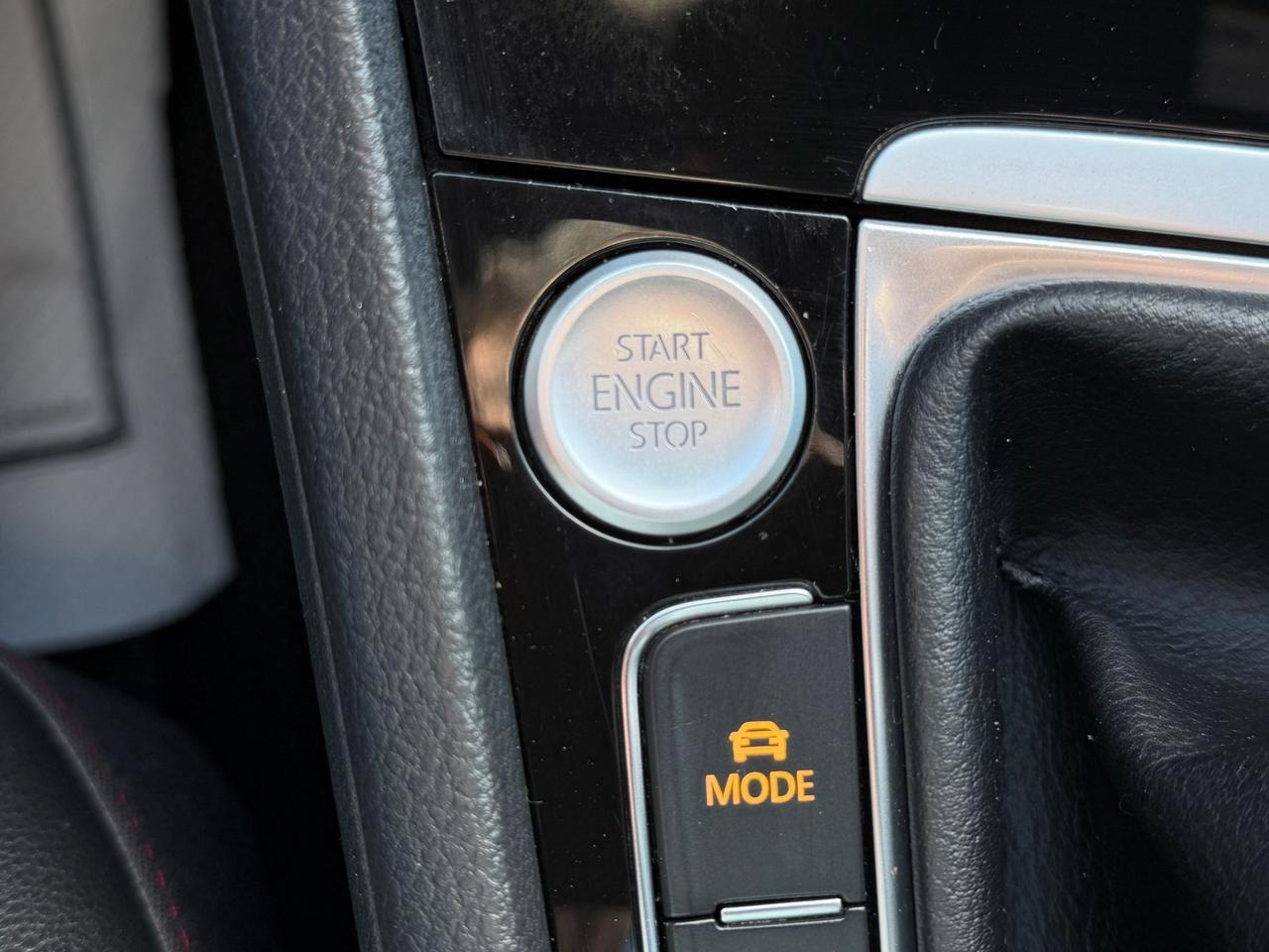 2018 Volkswagen Golf GTI SE Photo