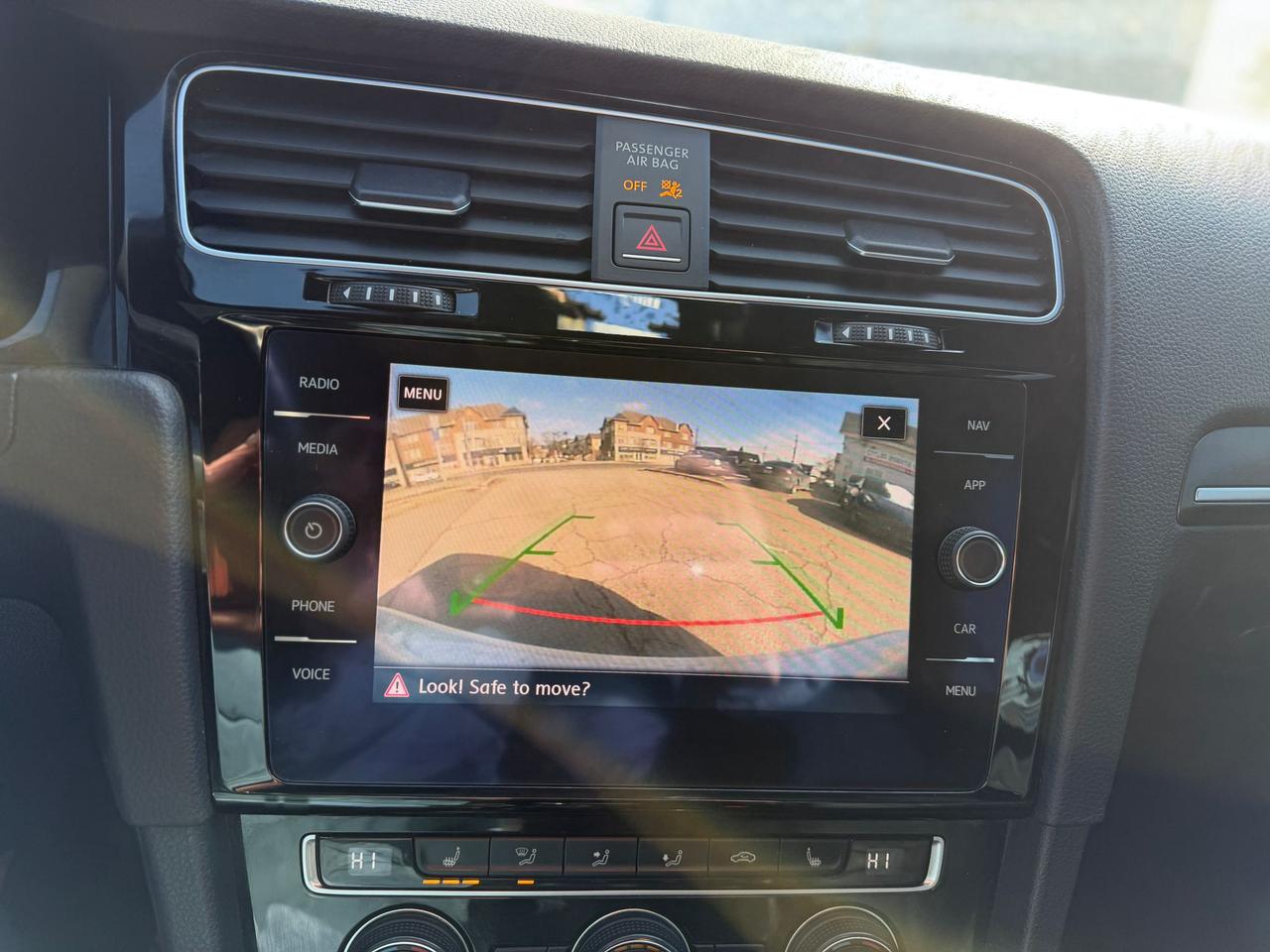 2018 Volkswagen Golf GTI SE Photo