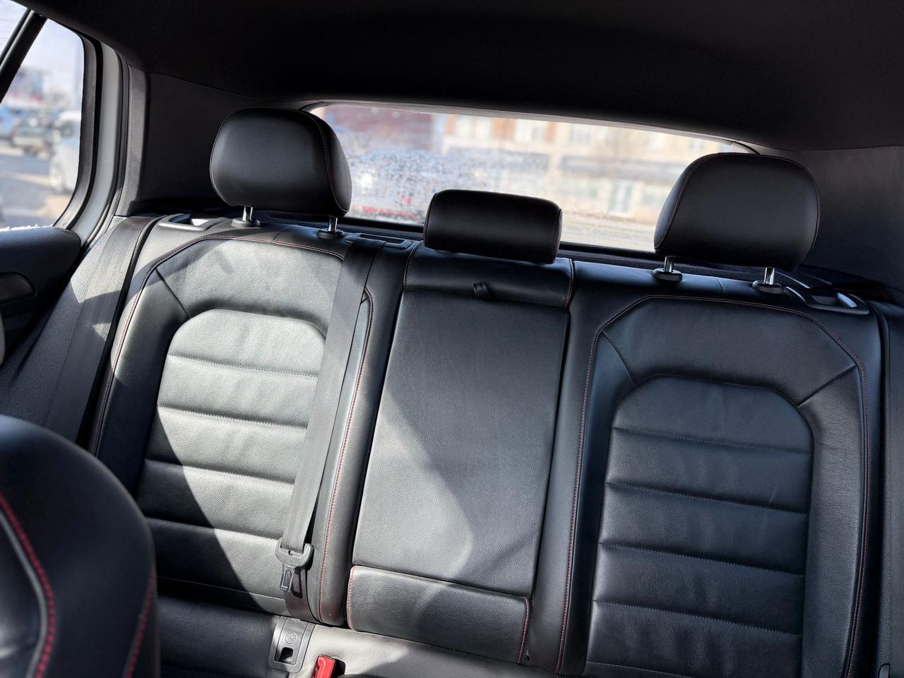 2018 Volkswagen Golf GTI SE Photo