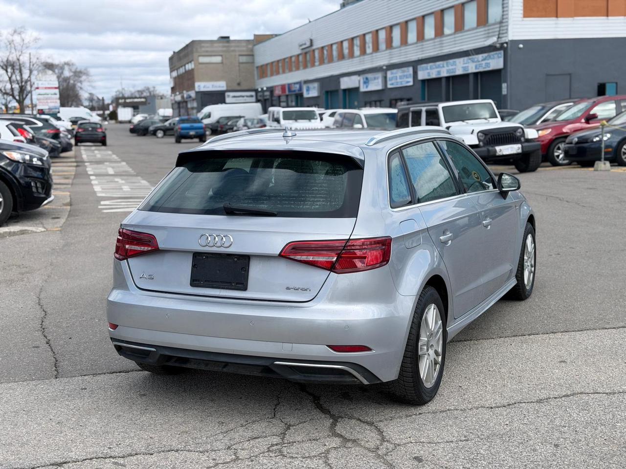 2017 Audi A3 e-tron Prestige Photo