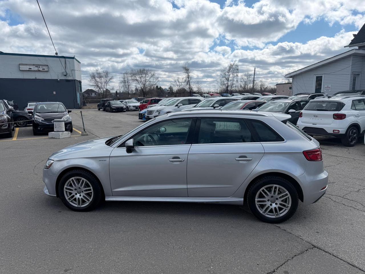 2017 Audi A3 e-tron Prestige Photo