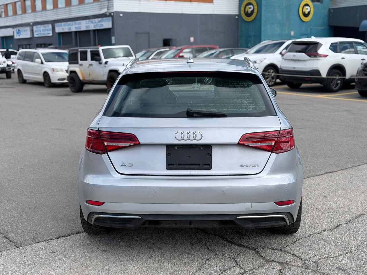 2017 Audi A3 e-tron Prestige Photo