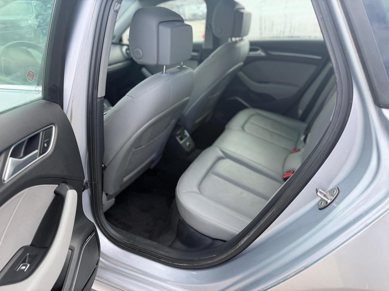 2017 Audi A3 e-tron Prestige Photo