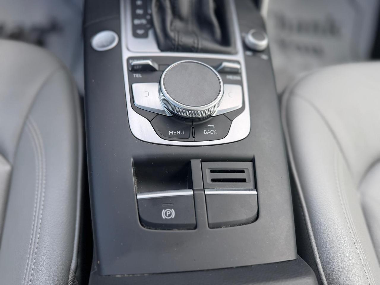 2017 Audi A3 e-tron Prestige Photo