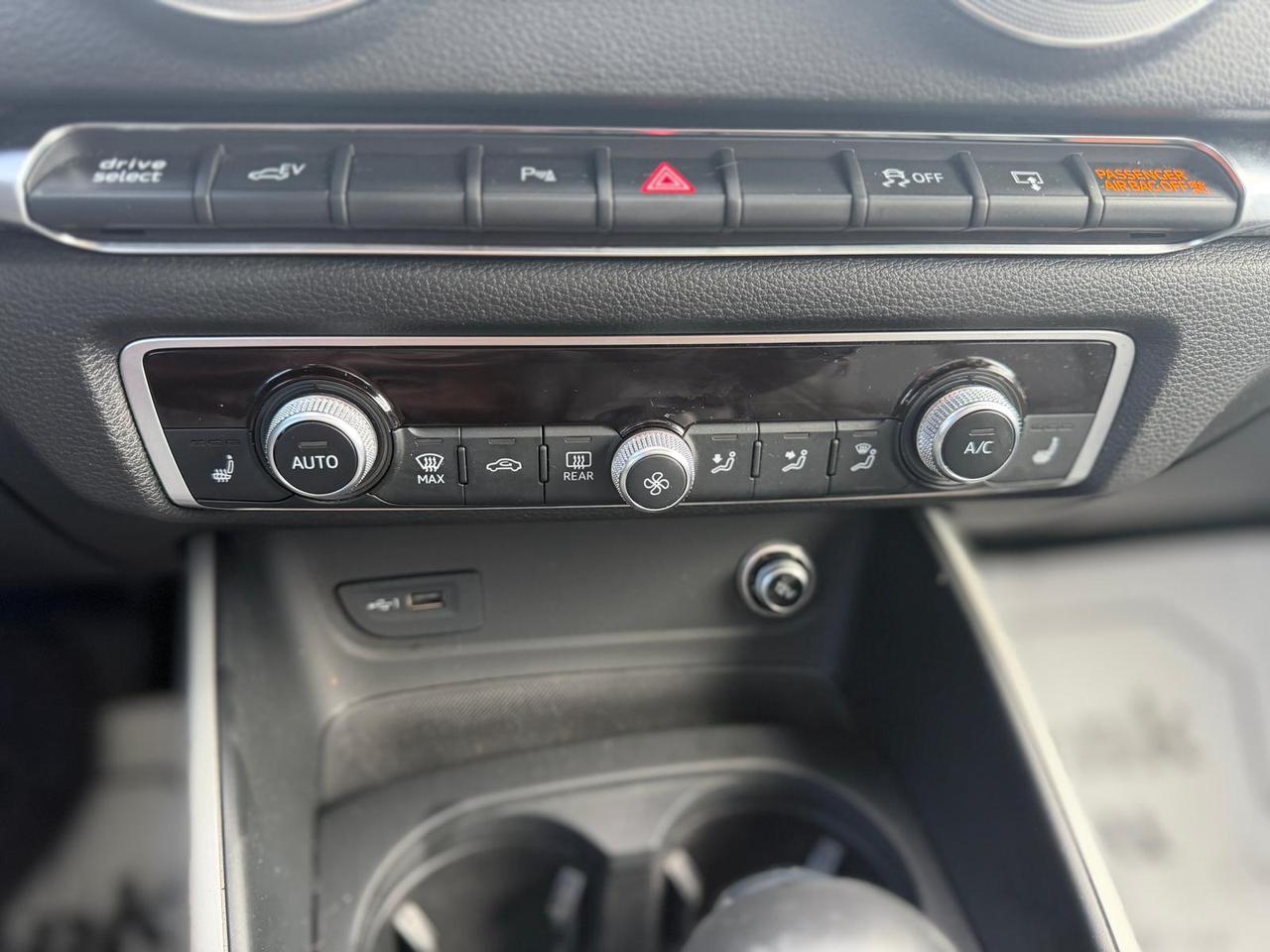 2017 Audi A3 e-tron Prestige Photo