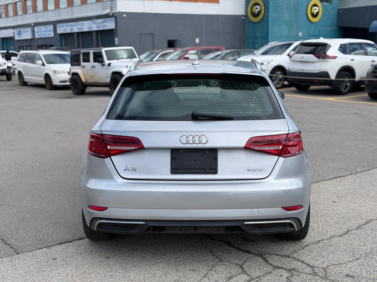 2017 Audi A3 e-tron Prestige Photo