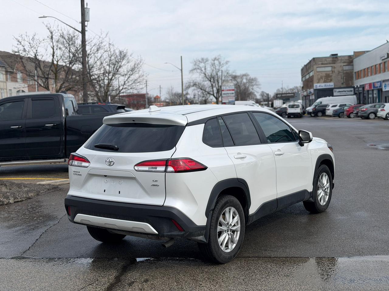 2024 Toyota Corolla Cross LE Photo