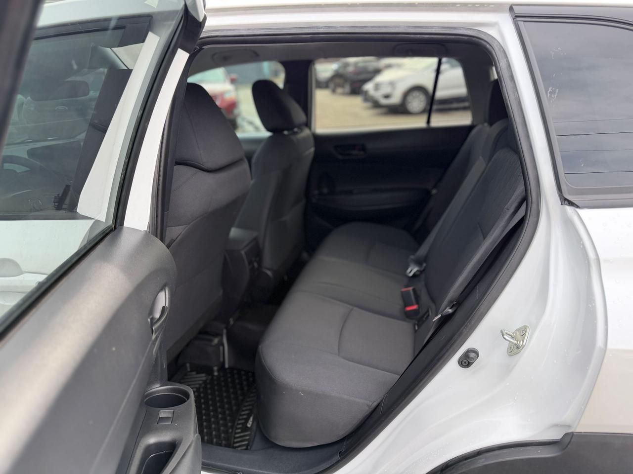 2024 Toyota Corolla Cross LE Photo