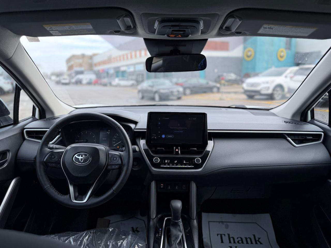 2024 Toyota Corolla Cross LE Photo