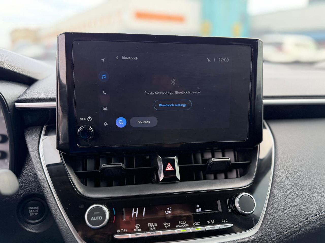 2024 Toyota Corolla Cross LE Photo