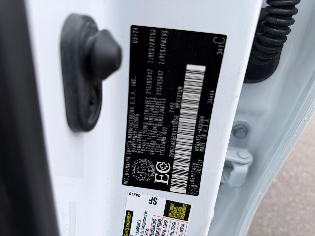 2024 Toyota Corolla Cross LE Photo