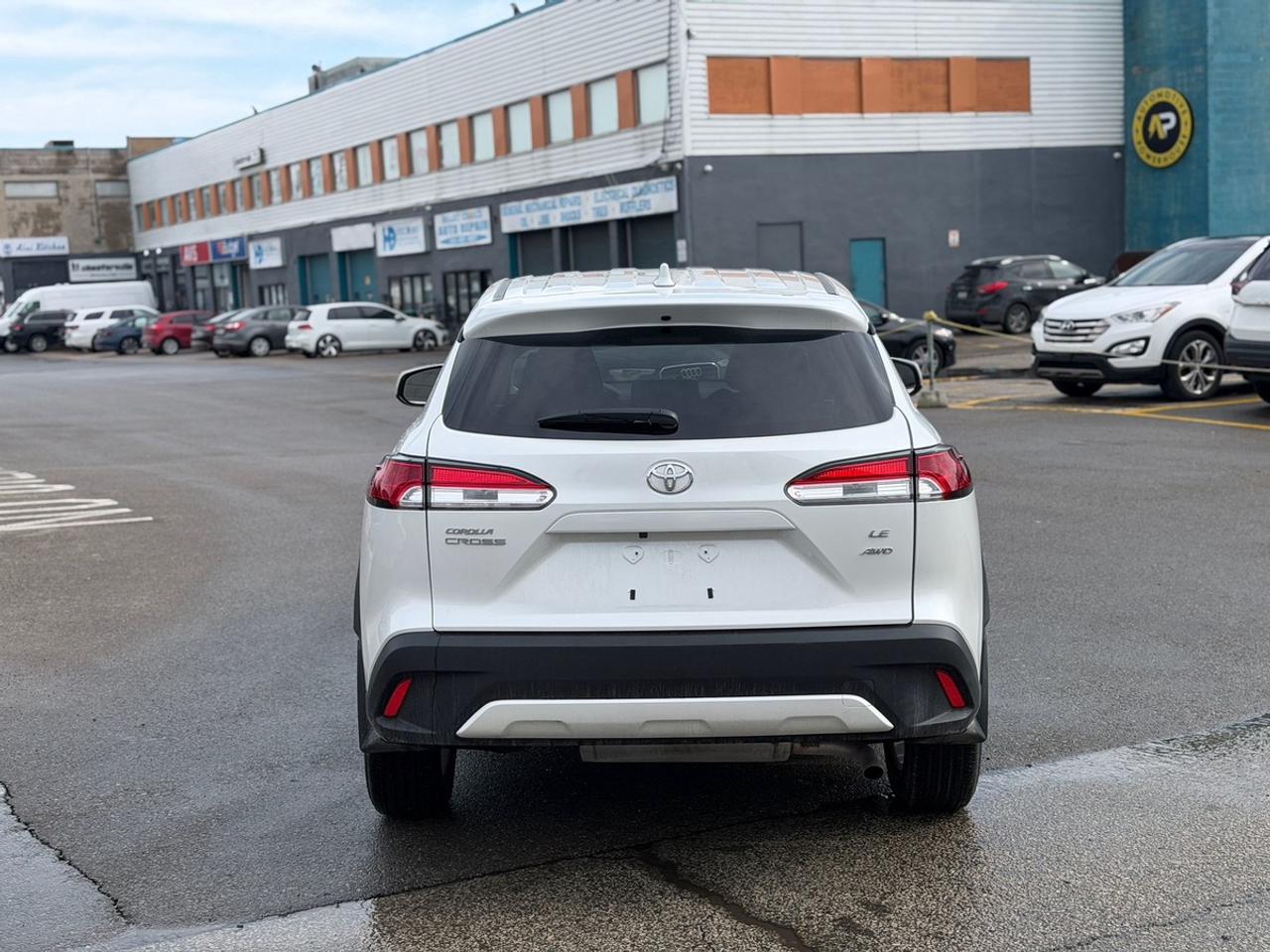 2024 Toyota Corolla Cross LE Photo