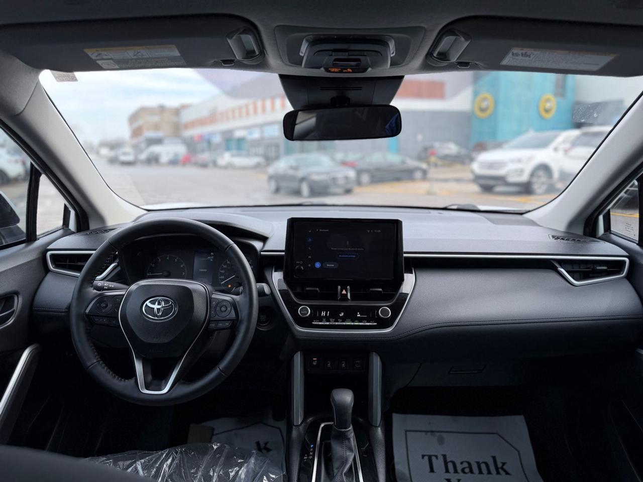 2024 Toyota Corolla Cross LE Photo