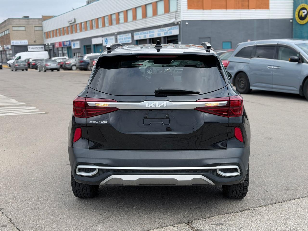 2023 Kia Seltos SX Photo