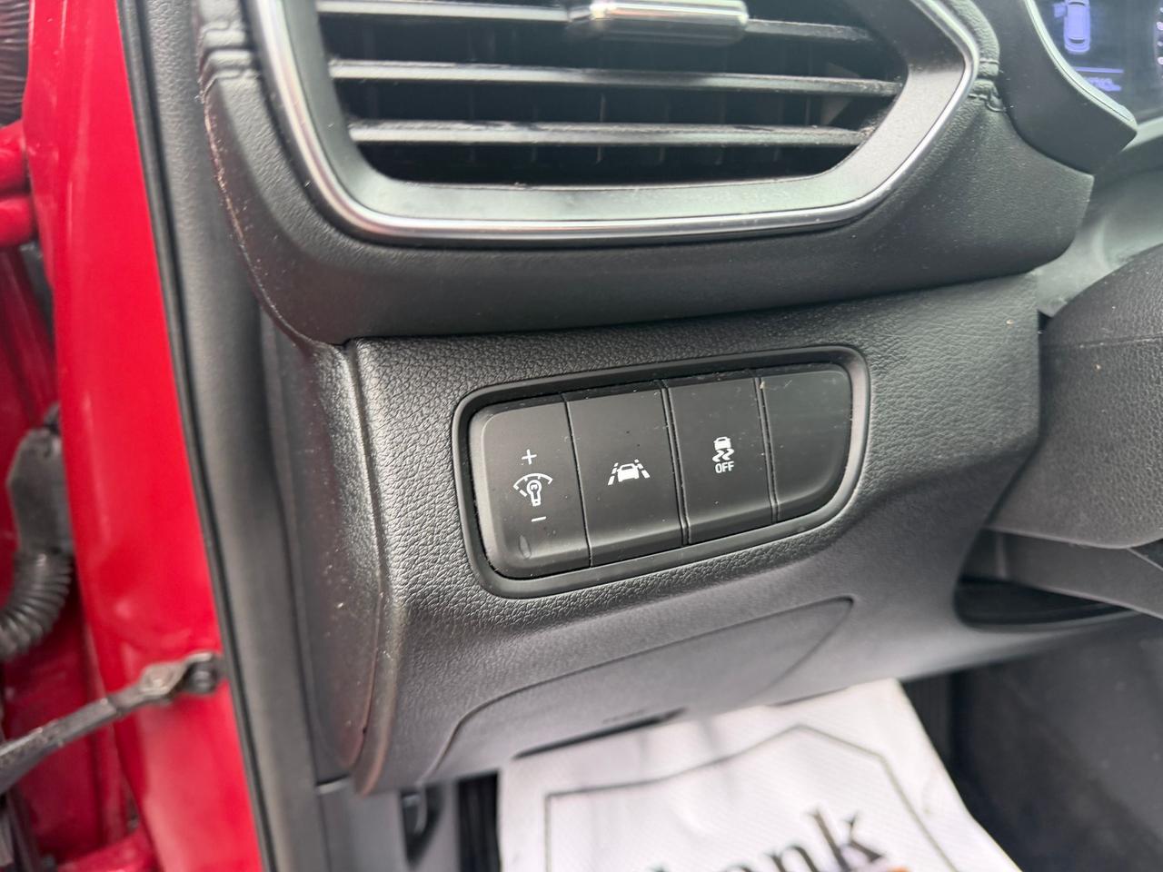 2020 Hyundai Santa Fe SE 2.4 Photo