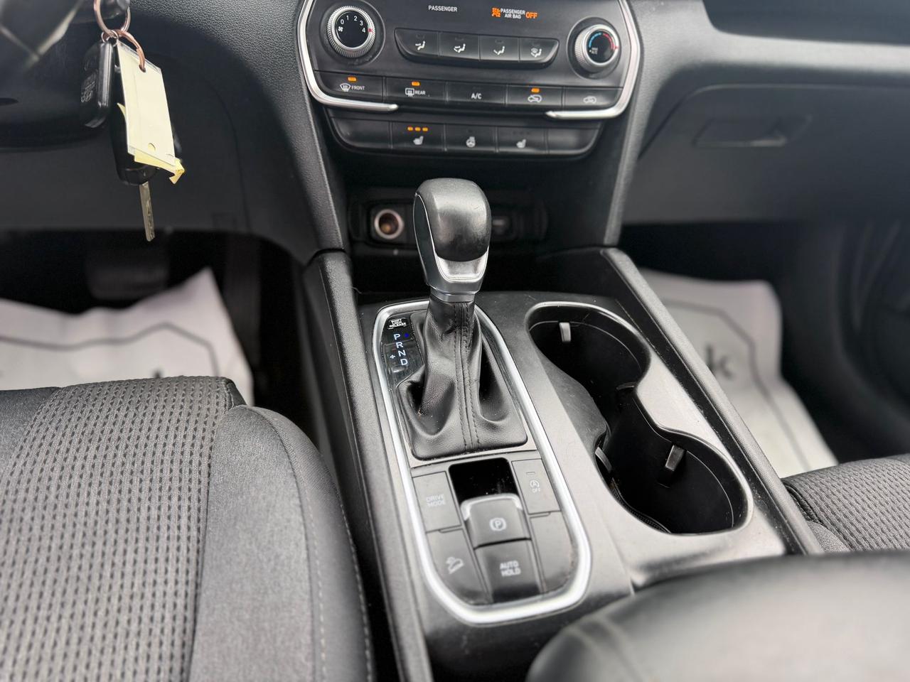 2020 Hyundai Santa Fe SE 2.4 Photo