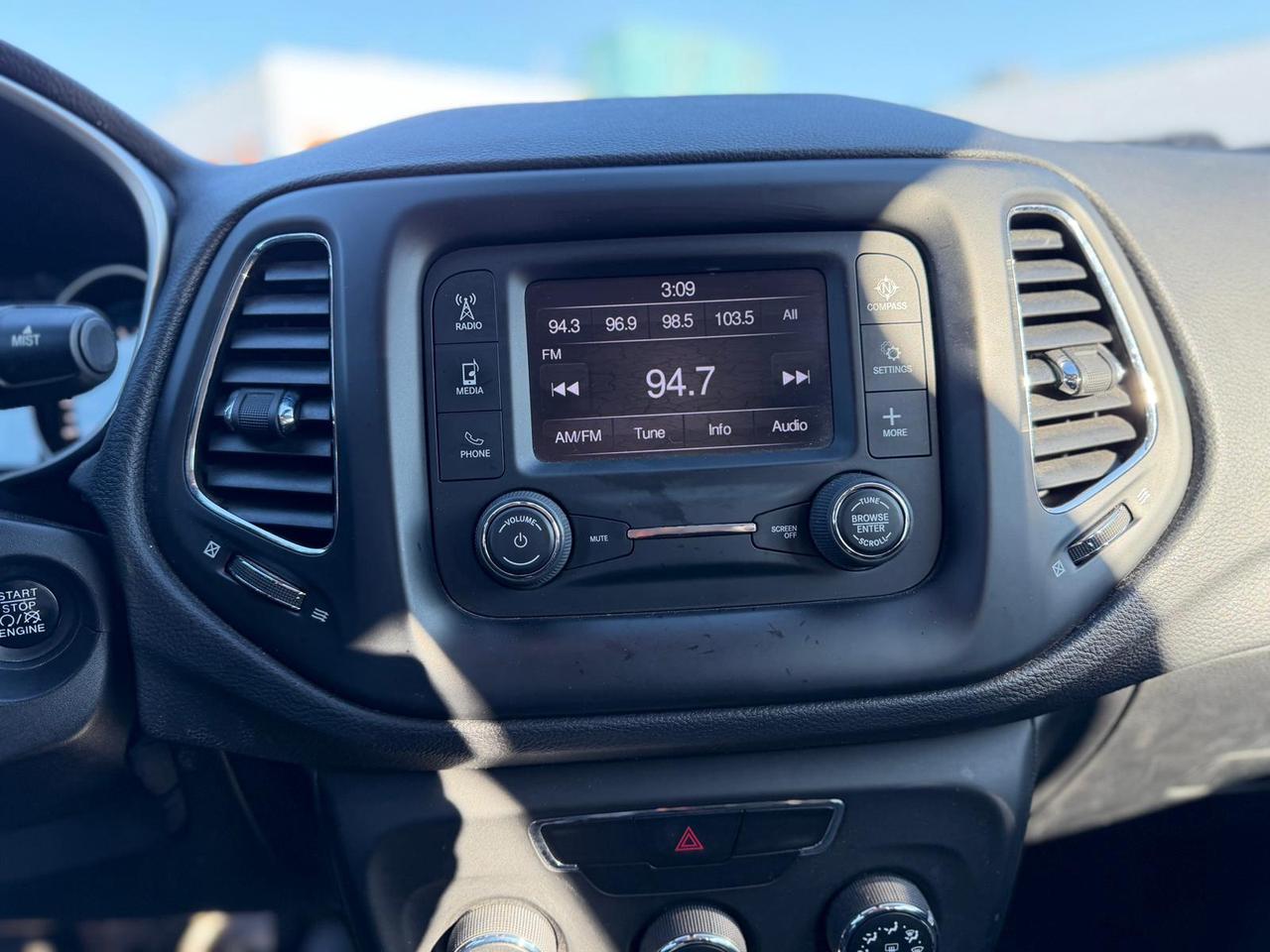 2017 Jeep Compass Sport Photo