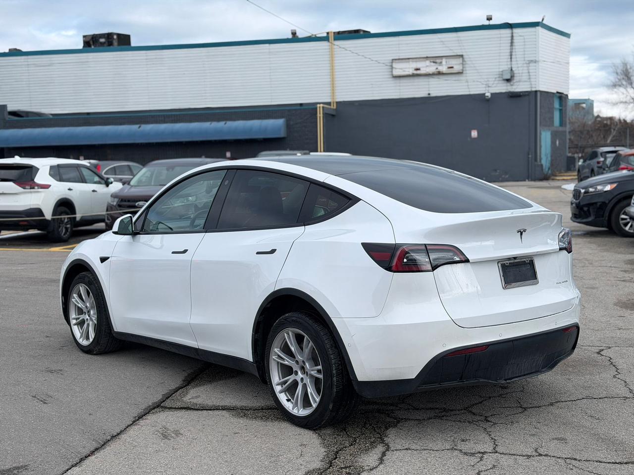 2021 Tesla Model Y LONG RANGE Photo