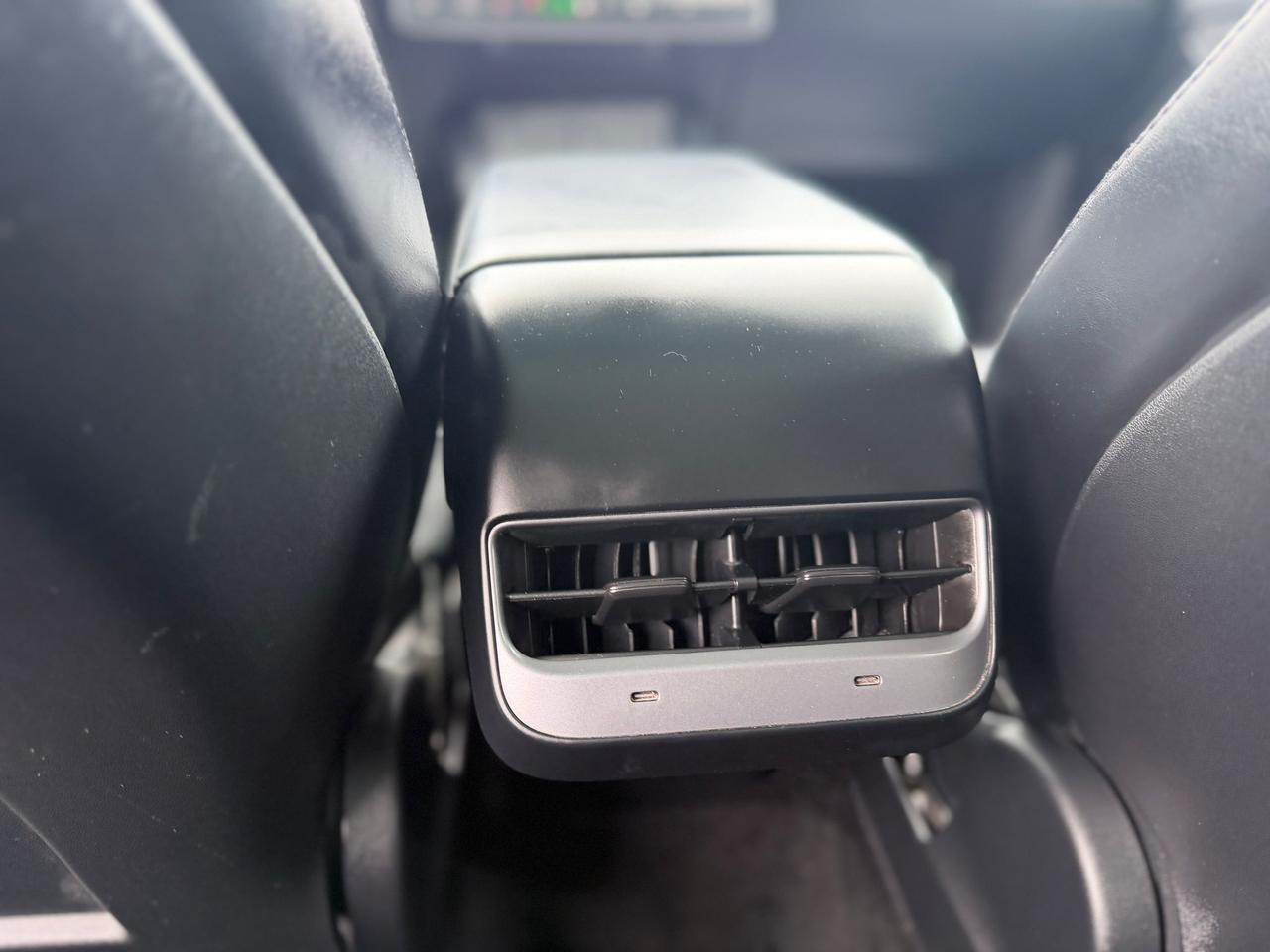 2021 Tesla Model Y LONG RANGE Photo