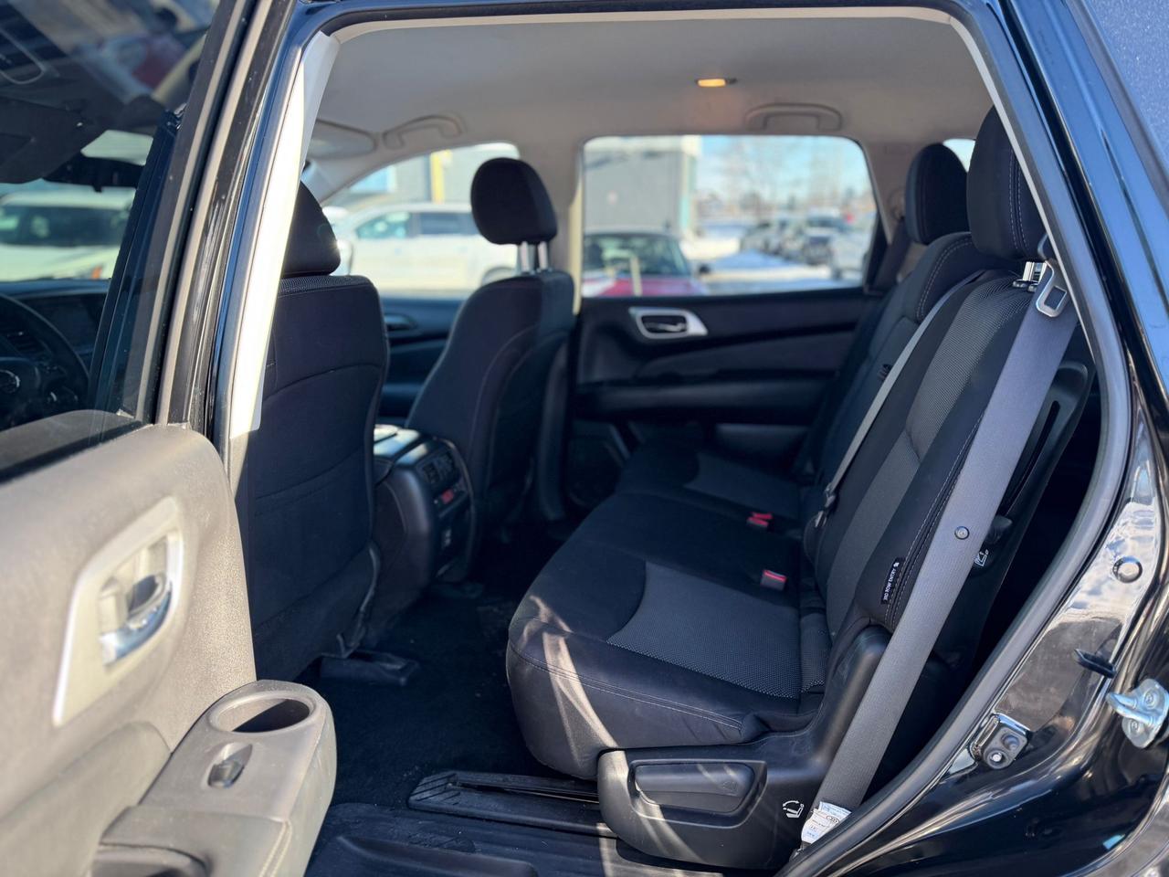 2018 Nissan Pathfinder S Photo