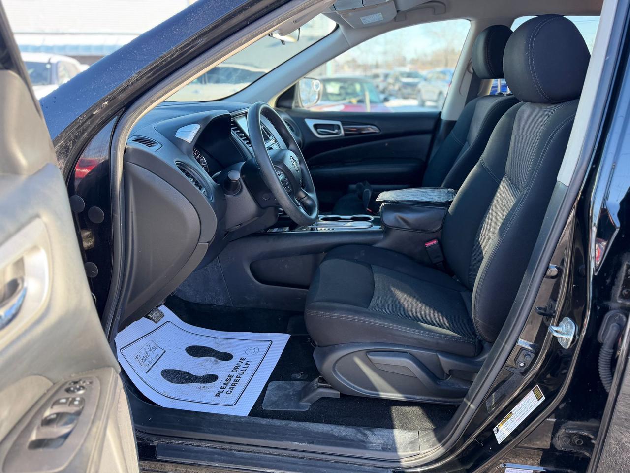 2018 Nissan Pathfinder S Photo