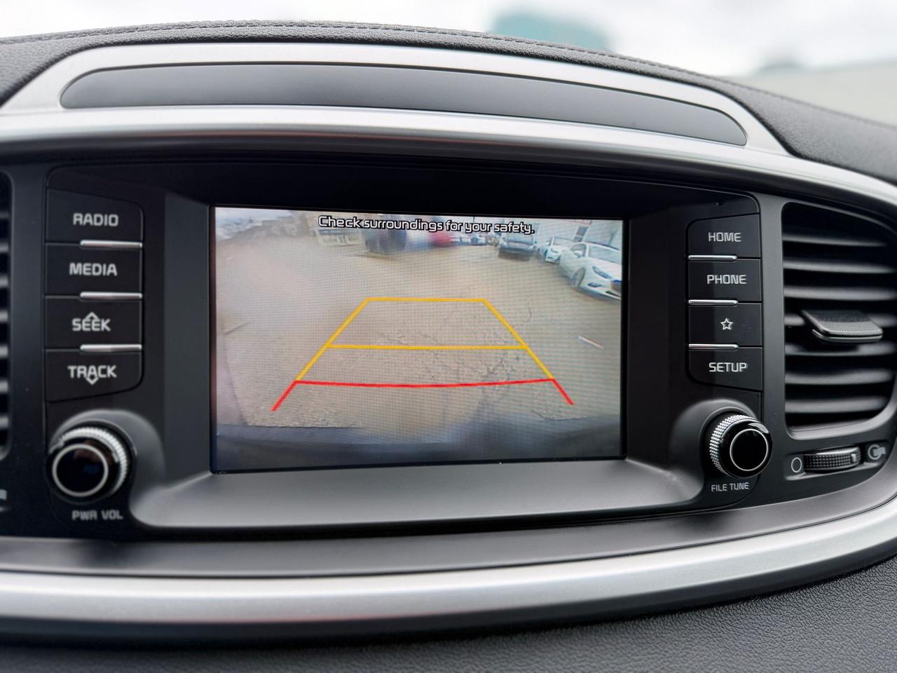 2020 Kia Sorento LX Photo