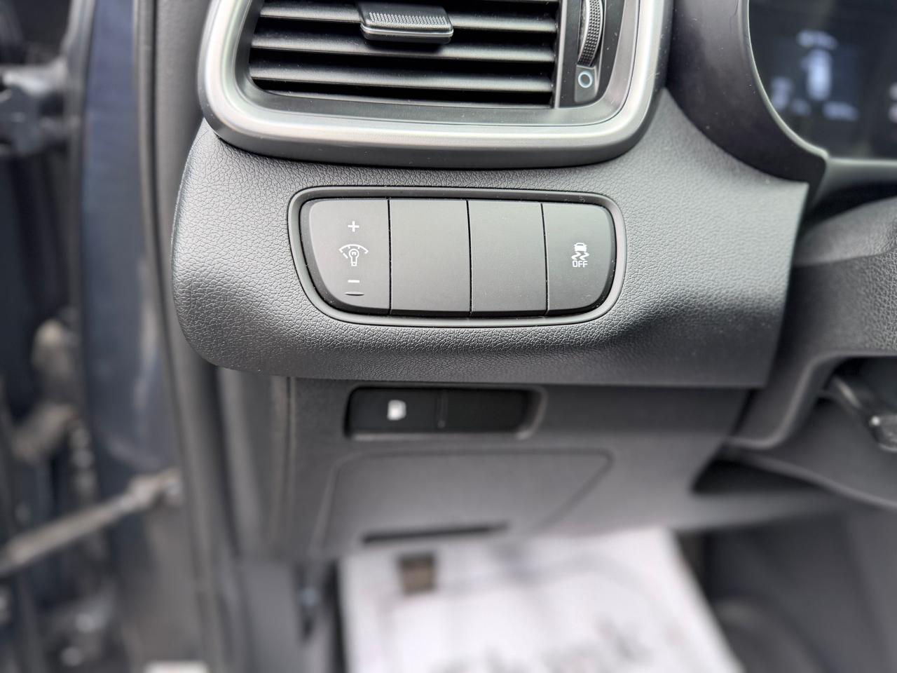 2020 Kia Sorento LX Photo