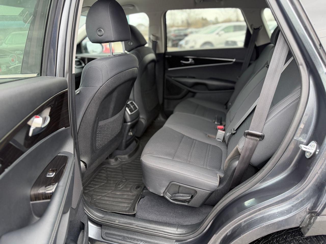 2020 Kia Sorento LX Photo