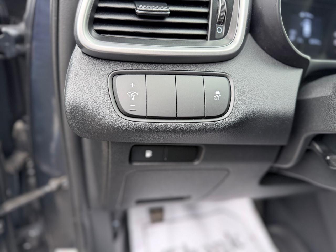 2020 Kia Sorento LX Photo