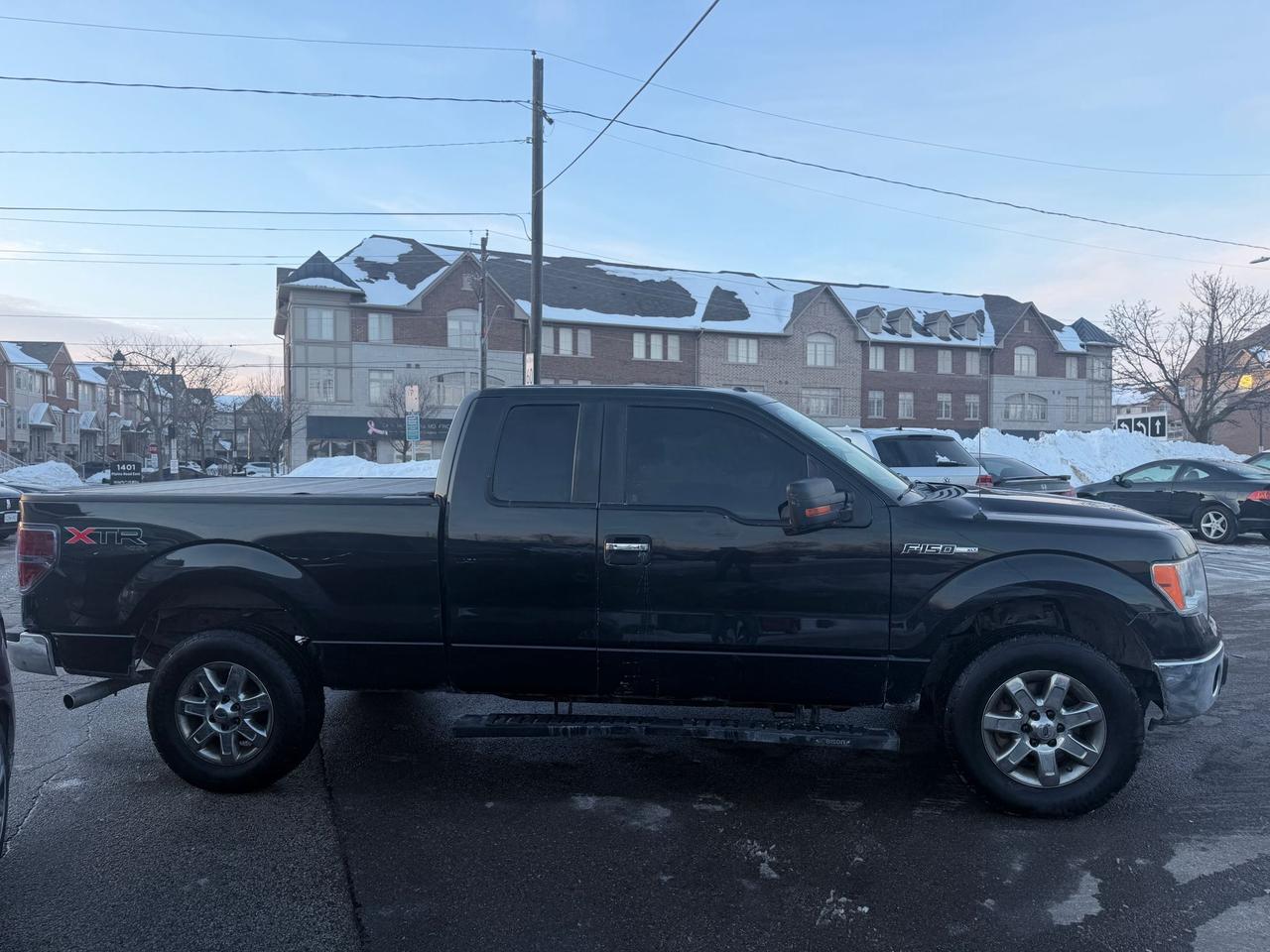 2014 Ford F-150 XLT Photo2