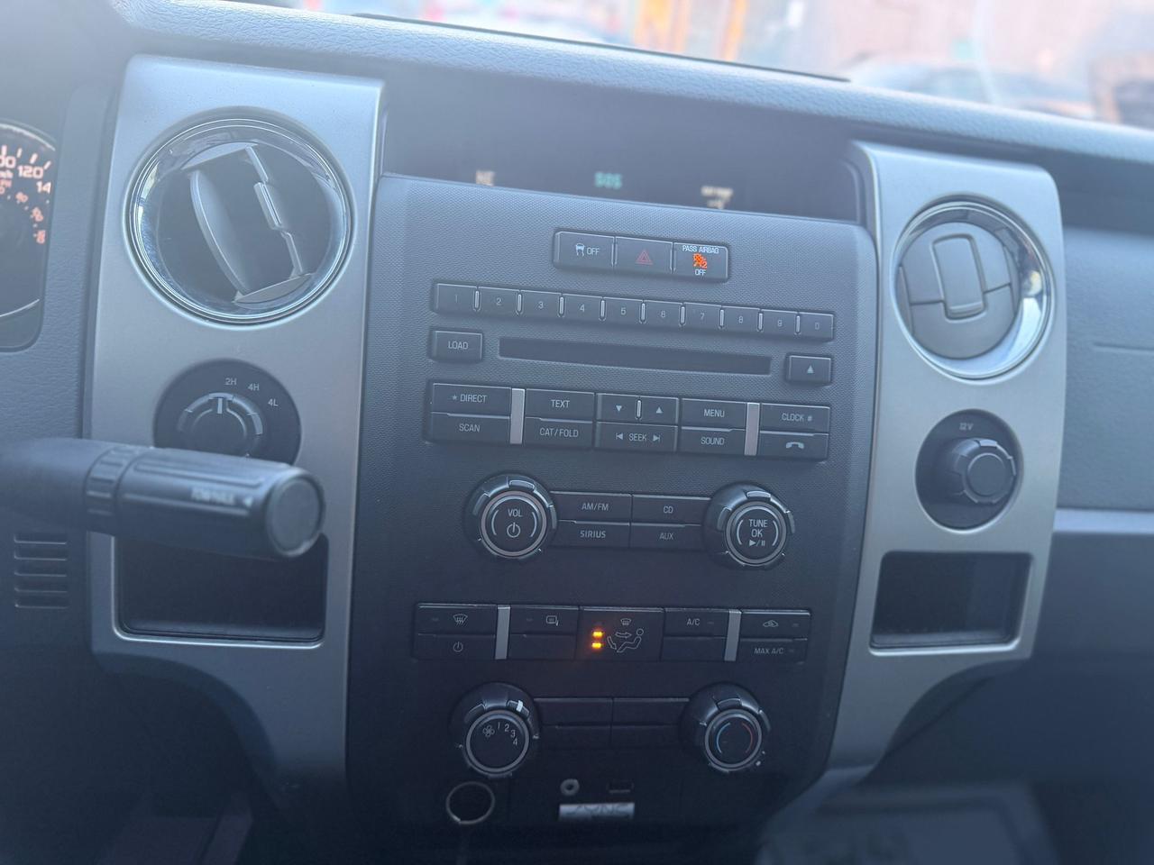 2014 Ford F-150 XLT Photo