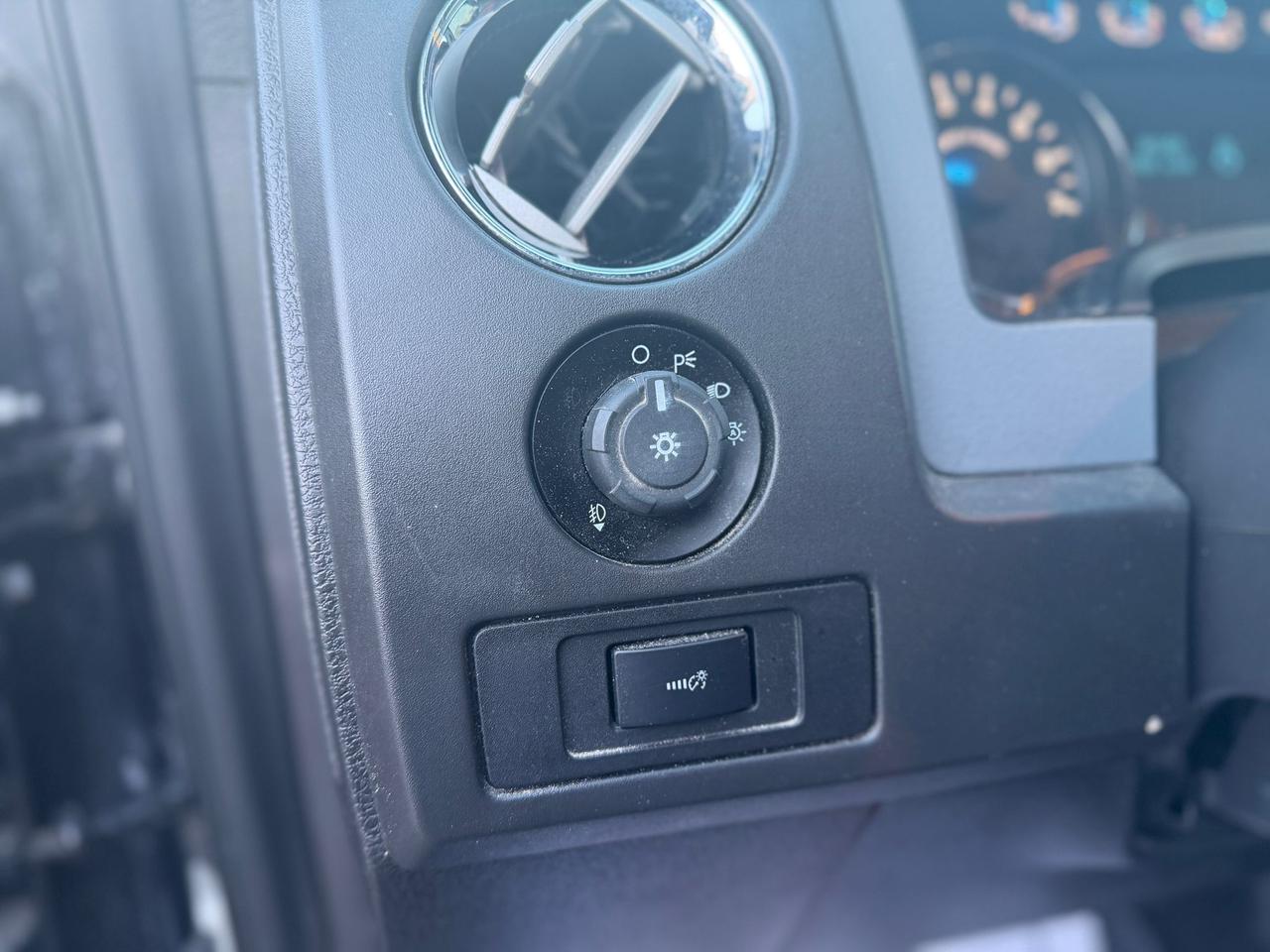 2014 Ford F-150 XLT Photo