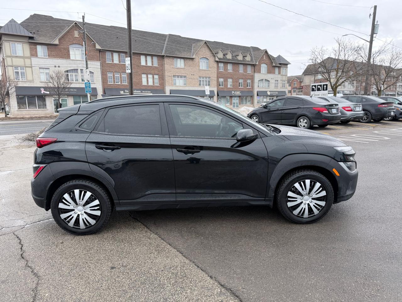 2022 Hyundai KONA SE Photo