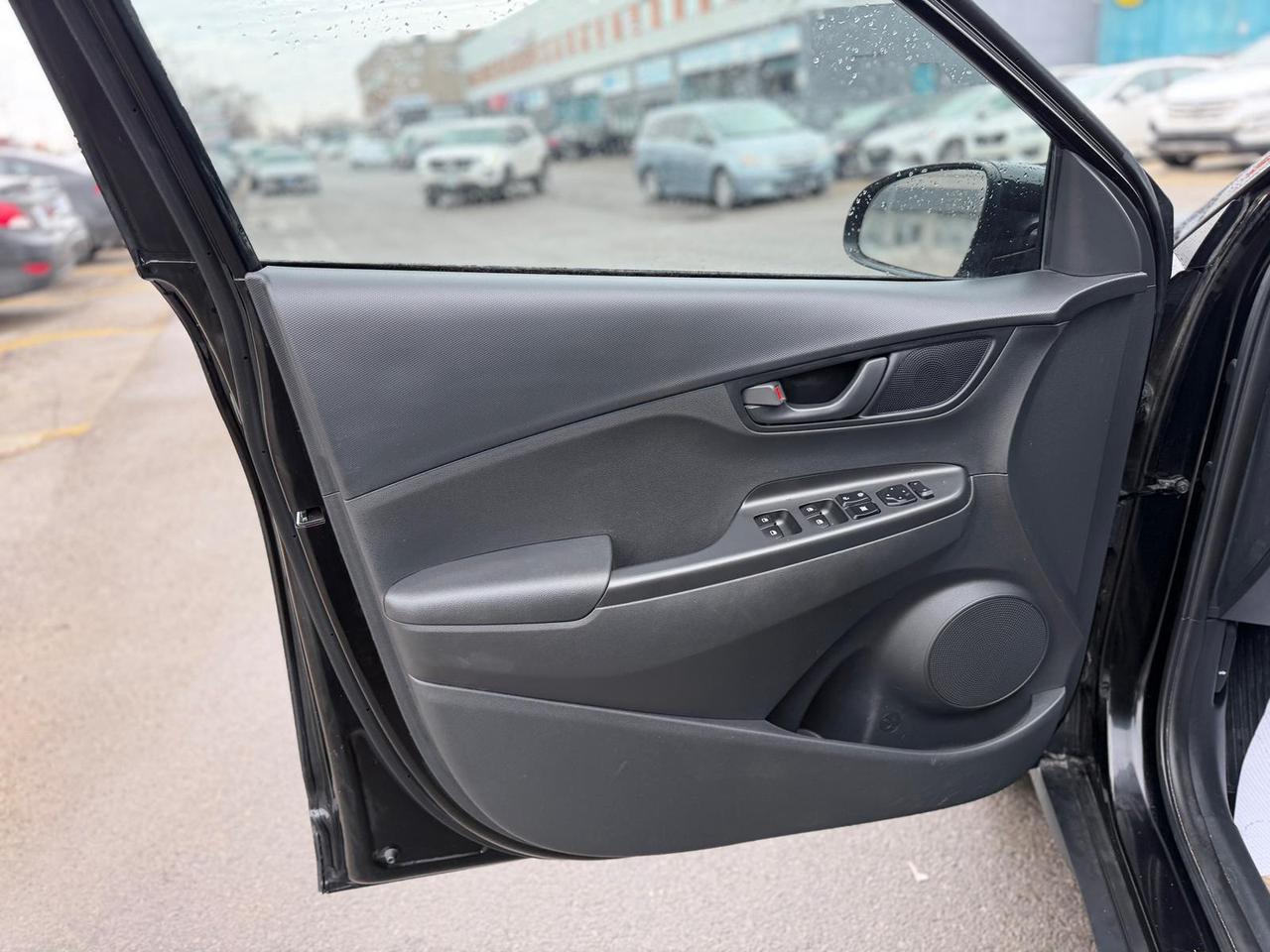 2022 Hyundai KONA SE Photo