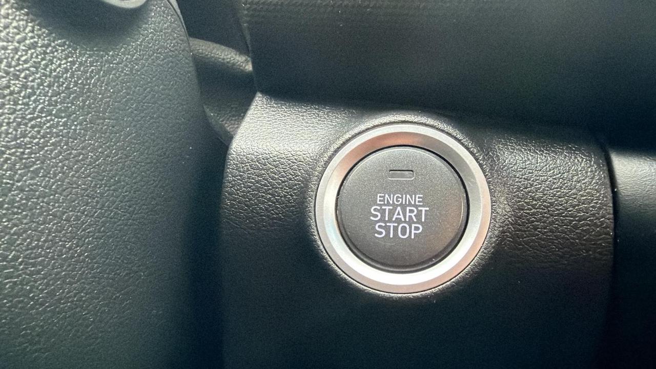 2022 Hyundai KONA SE Photo