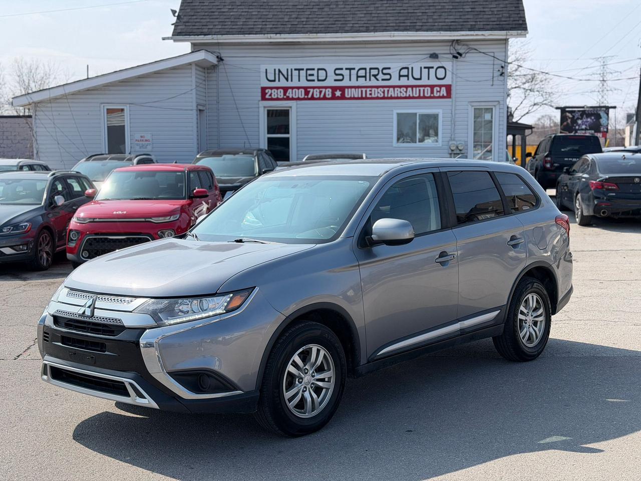 2019 Mitsubishi Outlander ES Photo0